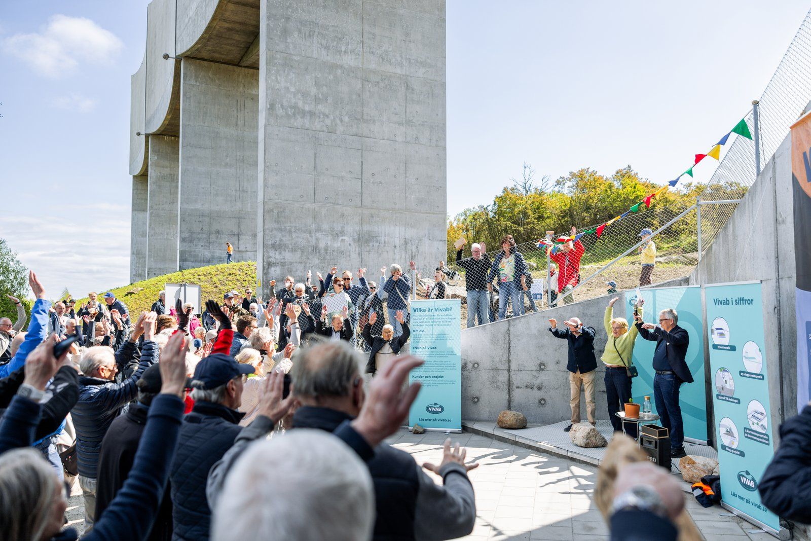 Invigningstal med vågen vid vattentornet Våga